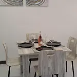Heco דירה